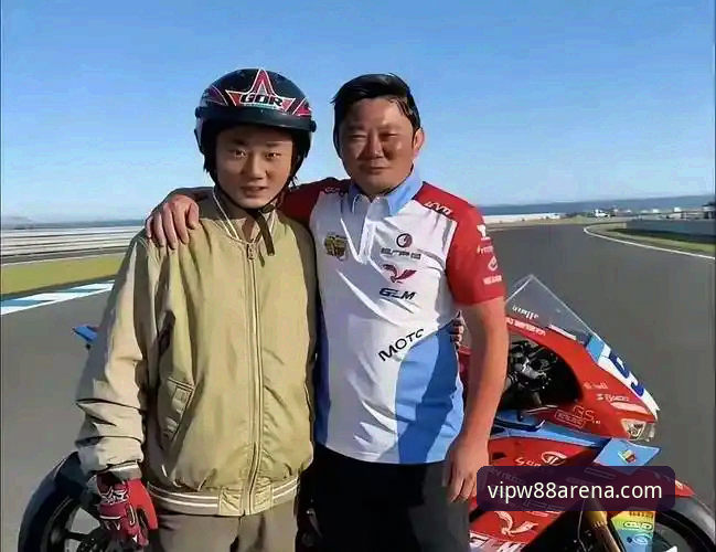 2026优德W88安卓下载 揭秘张雪机车匈牙利站绝杀夺冠:最后一圈连超两人,中国车队震惊世界超级摩托车锦标赛
